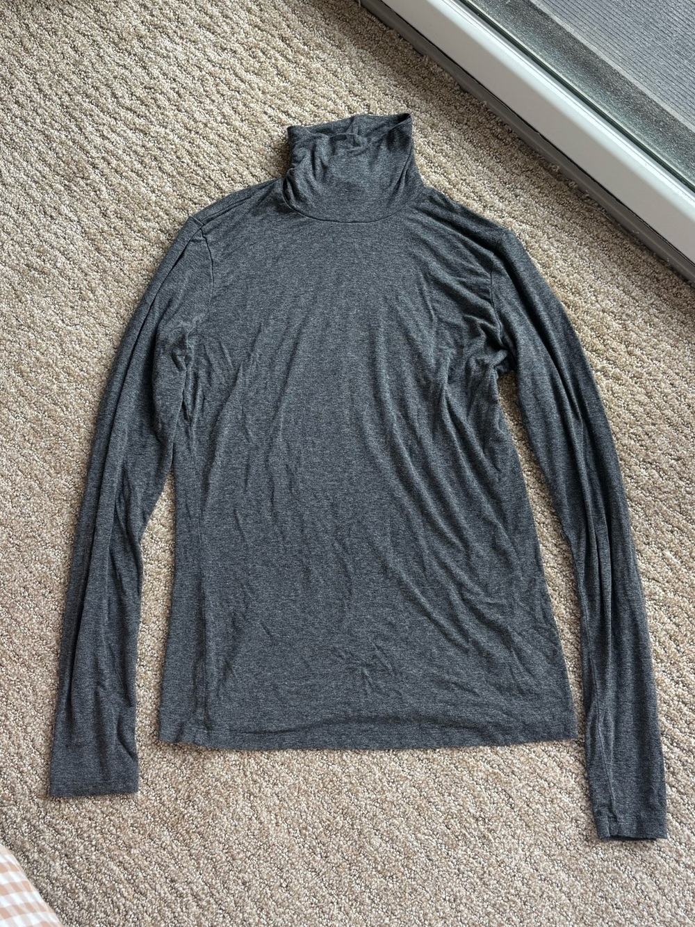 Max Mara Weekend Charcoal Gray Long Sleeve Turtleneck Quiet Luxury Old Money